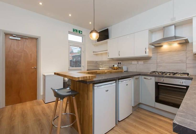 بنسيون Crewe Rooms @ Samuel Street Crewe