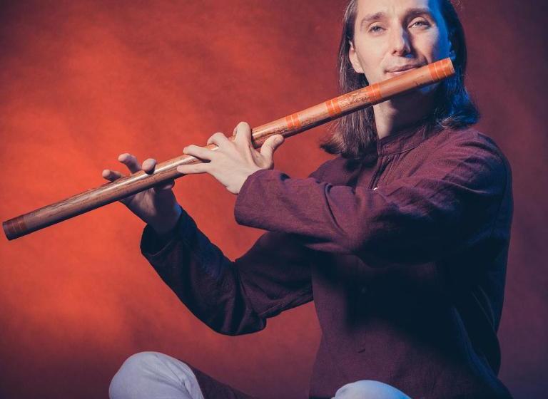 تختخواب و صبحانه Devi Music Ashram