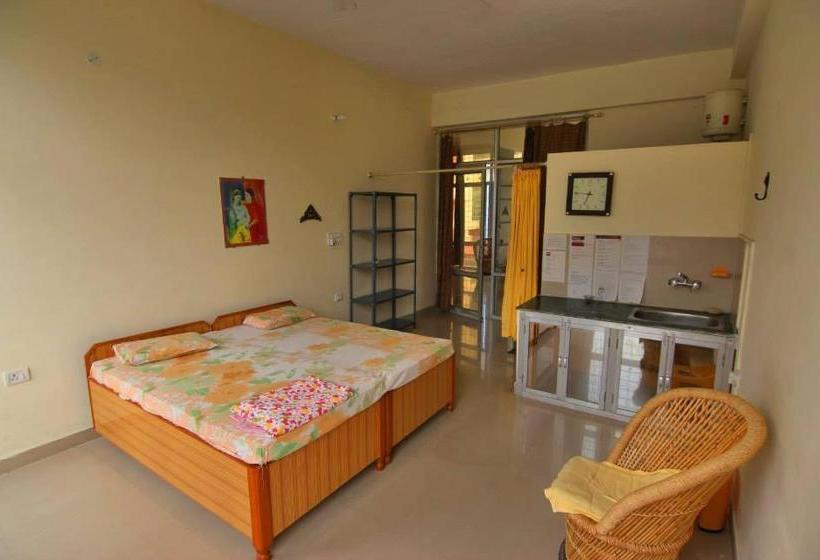 تختخواب و صبحانه Devi Music Ashram