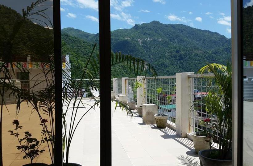 تختخواب و صبحانه Devi Music Ashram