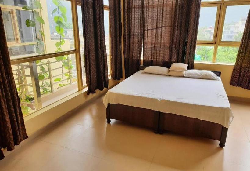 تختخواب و صبحانه Devi Music Ashram