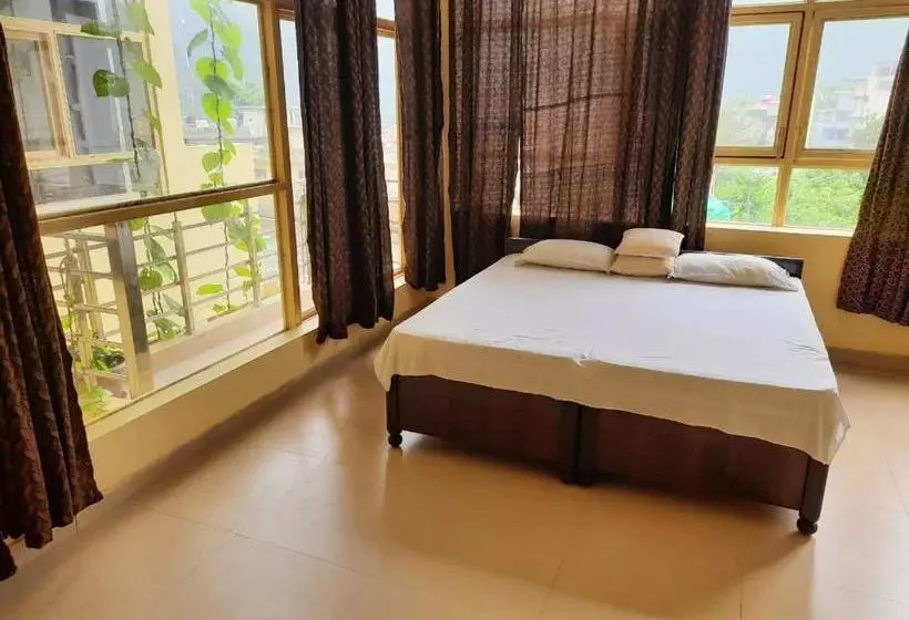Bed and Breakfast Devi Music Ashram