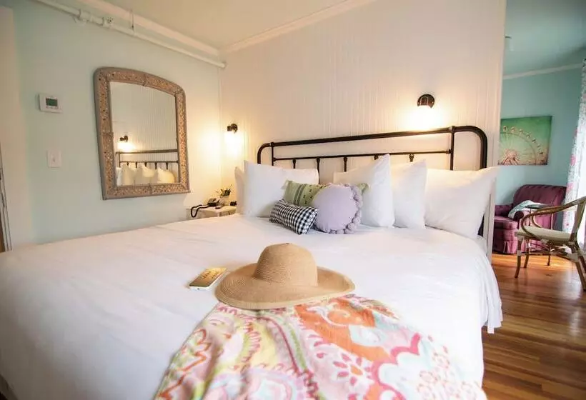Ocean House Boutique Hotel & Motel