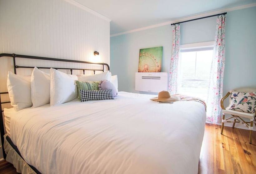 Ocean House Boutique Hotel & Motel