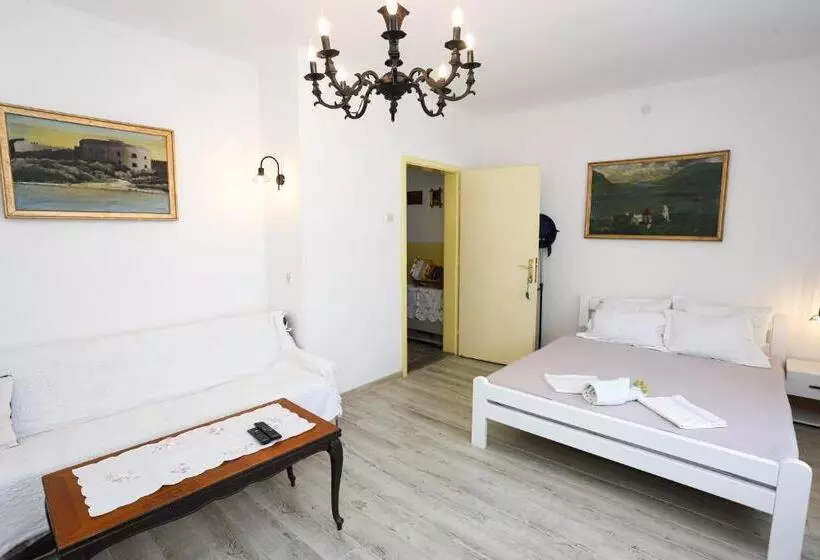 Guest House Topla