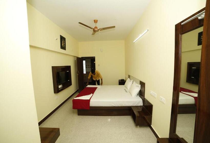 ホテル Akash Residency