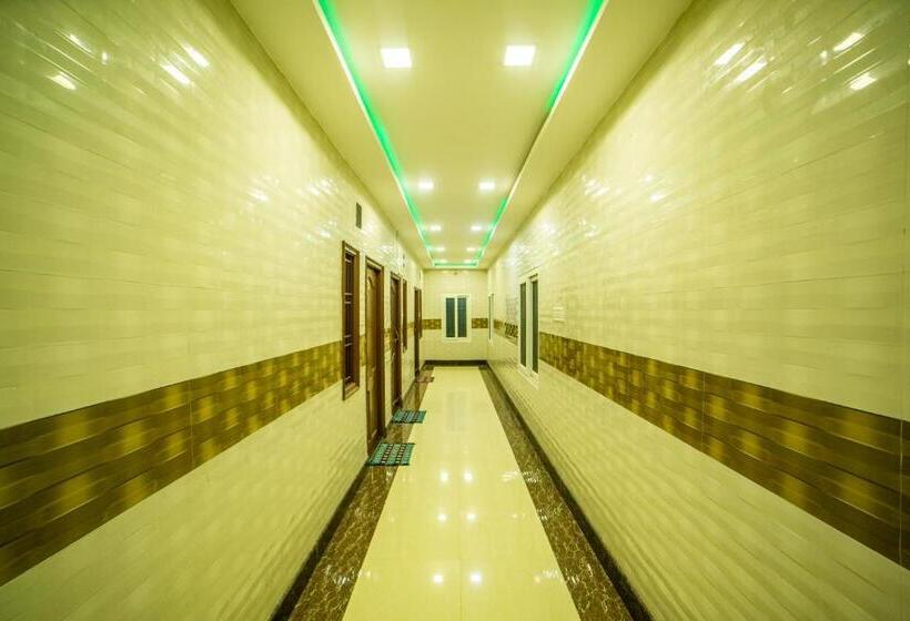 ホテル Akash Residency