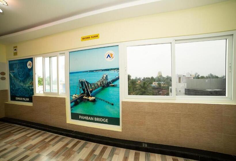 ホテル Akash Residency