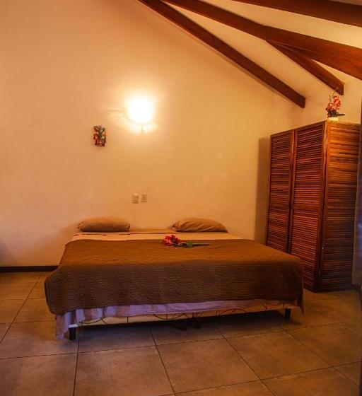 هتل Bambutel Cocles