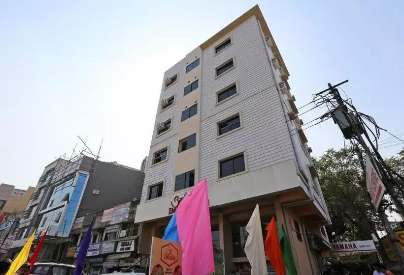 Hotelli Oyo 11549 Crystal Inn