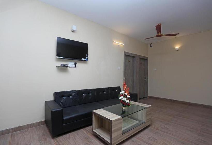 호텔 Oyo 11549 Crystal Inn