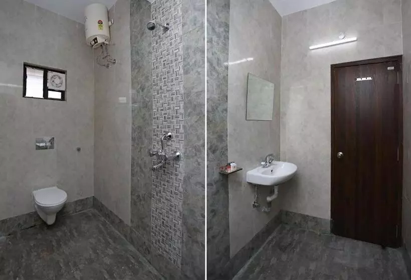 Hotelli Oyo 11549 Crystal Inn