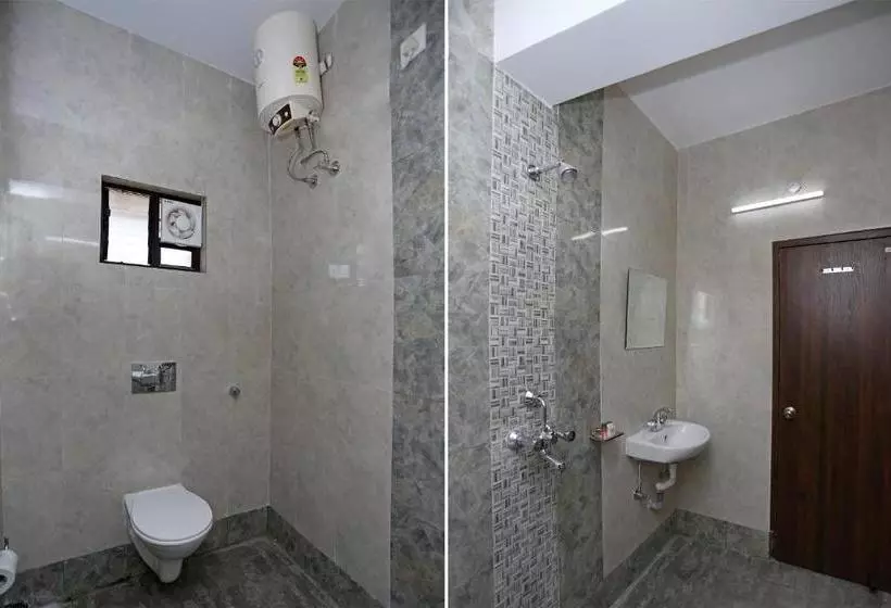 Hotelli Oyo 11549 Crystal Inn