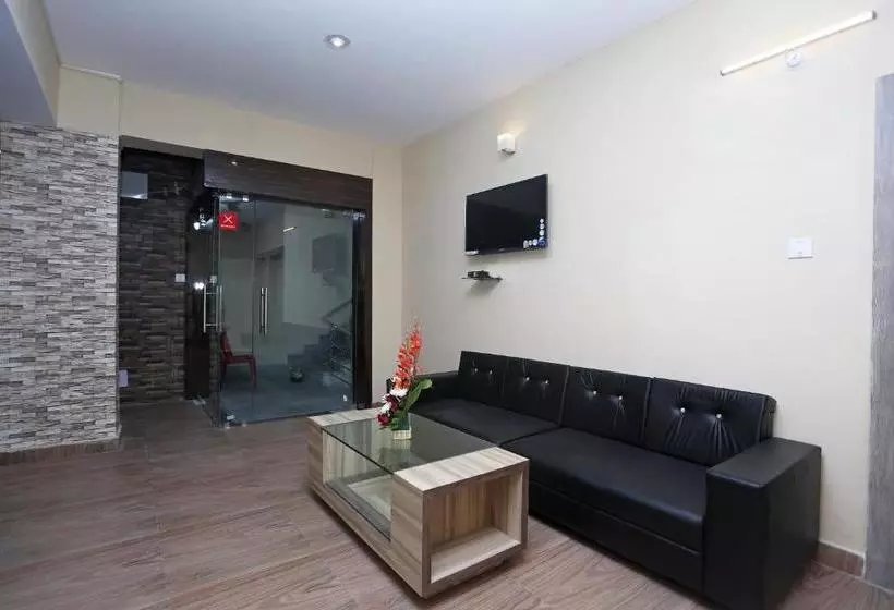 Hotelli Oyo 11549 Crystal Inn