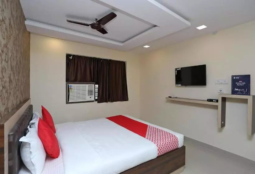 Hotelli Oyo 11549 Crystal Inn