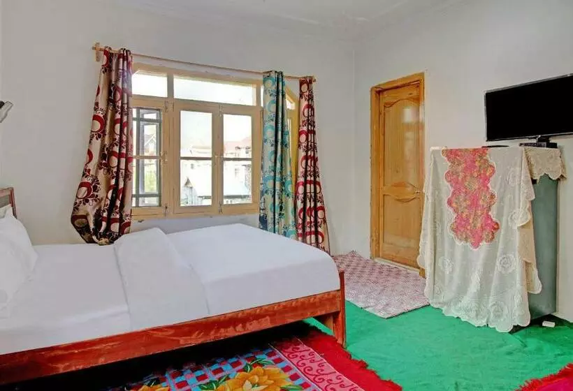 هتل Oyo 73243 Gilkar Mansion