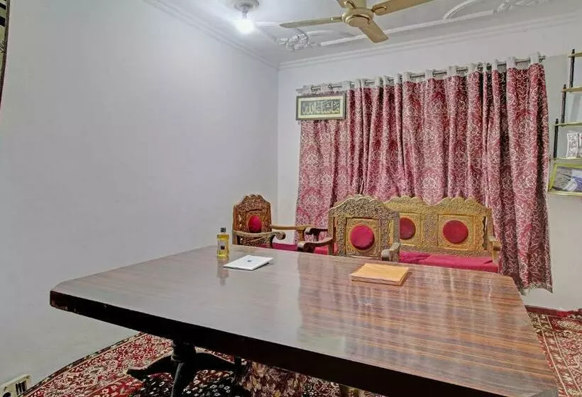 هتل Oyo 73243 Gilkar Mansion