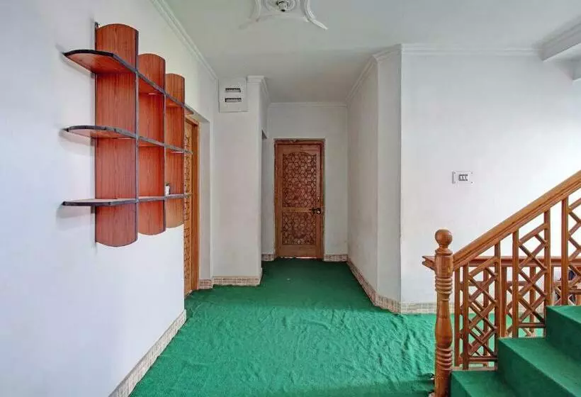 هتل Oyo 73243 Gilkar Mansion