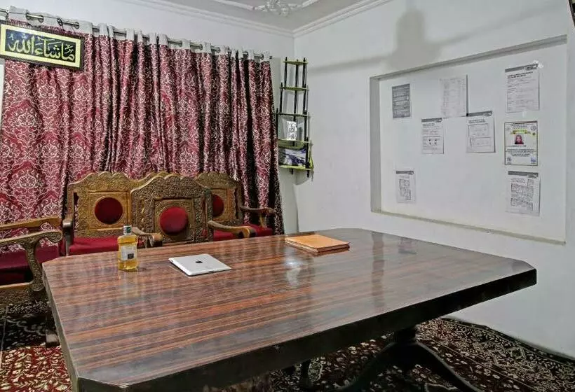 هتل Oyo 73243 Gilkar Mansion