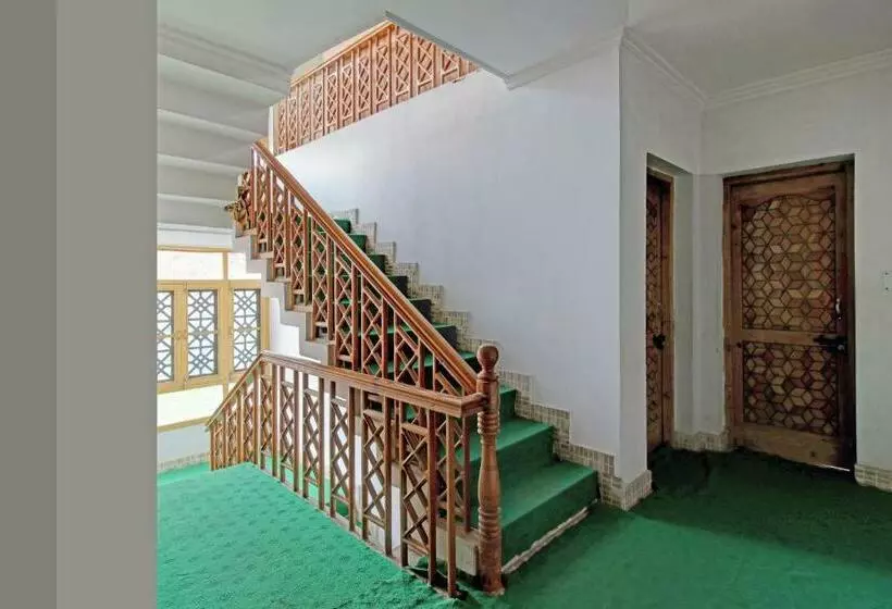 هتل Oyo 73243 Gilkar Mansion