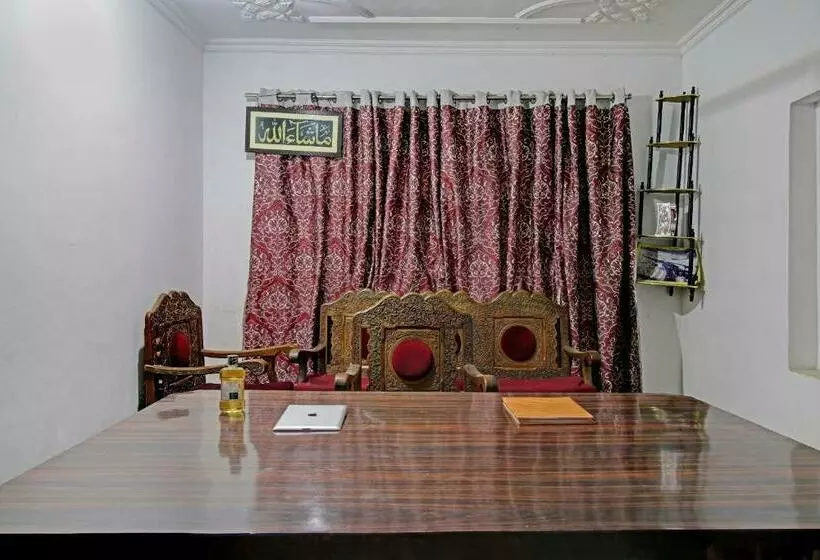 هتل Oyo 73243 Gilkar Mansion