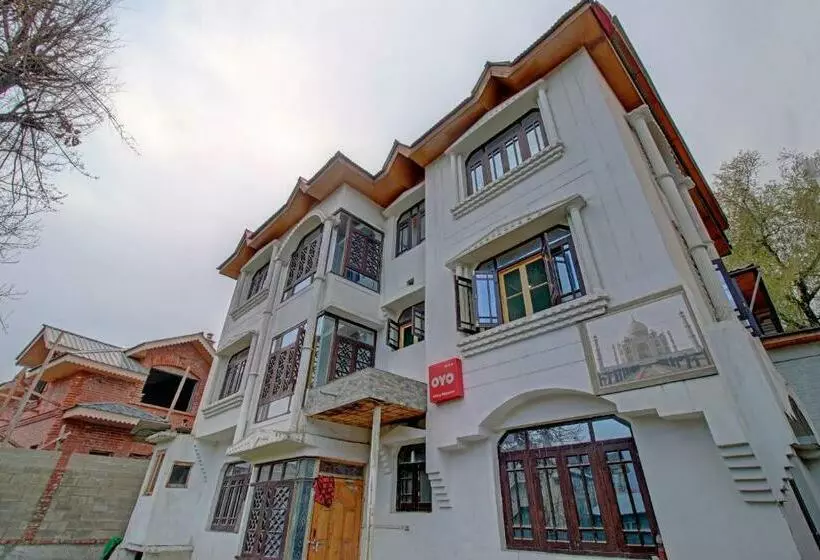 هتل Oyo 73243 Gilkar Mansion