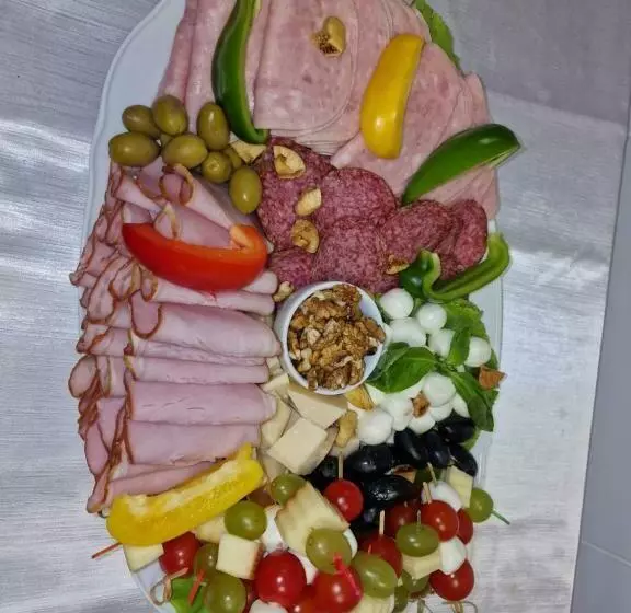 Hotelli Pensiunea Ada