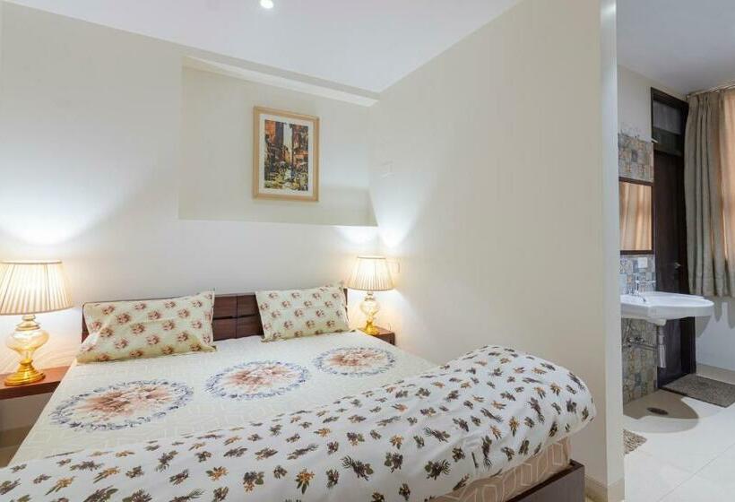 House Of Backpackers