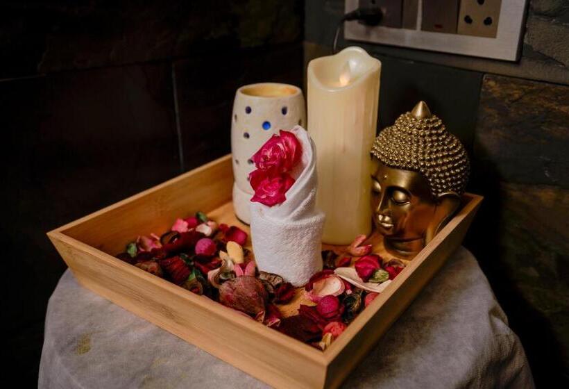 Lazdana Hotel Bangalore