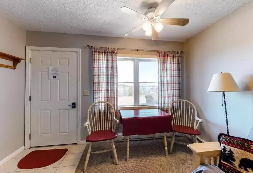 Motelli The Bear's Den