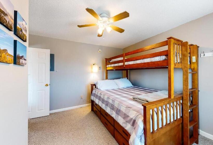 汽车旅馆  The Bear's Den