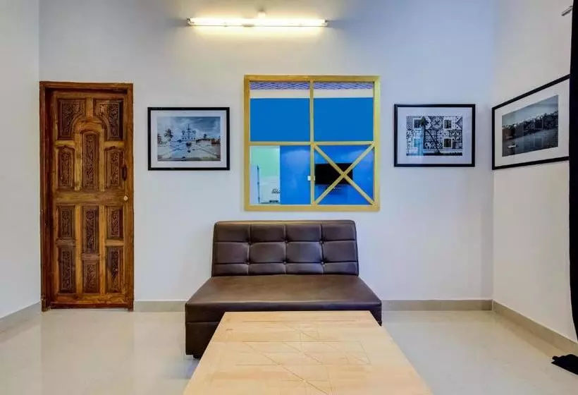 پانسیون Oyo 19017 Cosy 1bhk