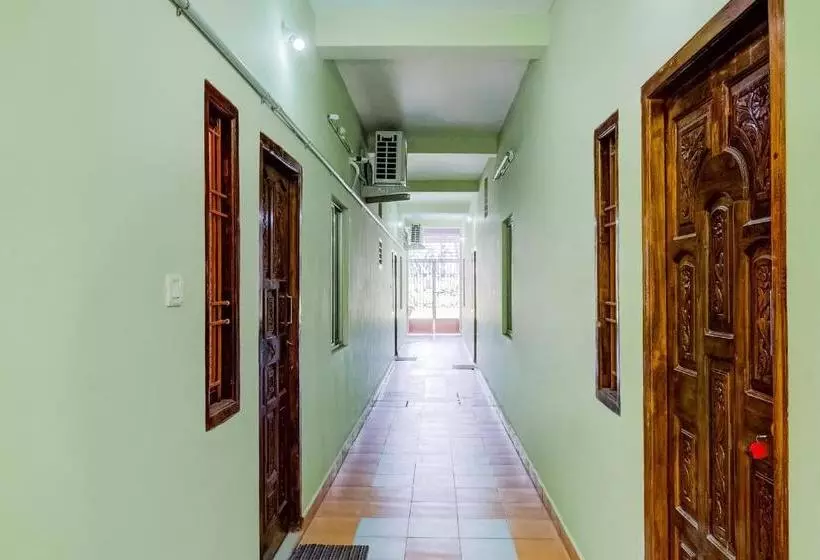 پانسیون Oyo 19017 Cosy 1bhk
