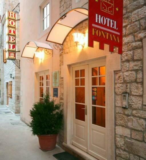 بنسيون Rooms By The Sea Trogir 15155