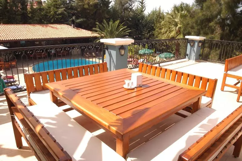 Отель Antas Deluxe Apartments