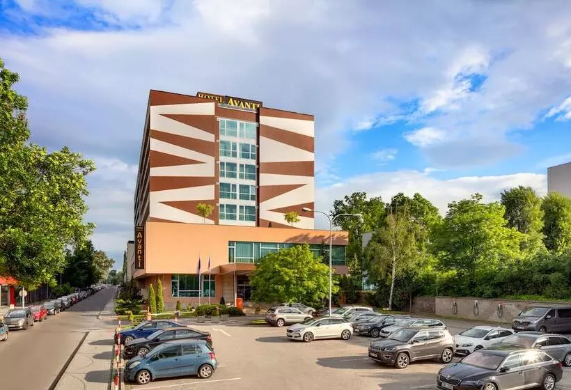 فندق Avanti