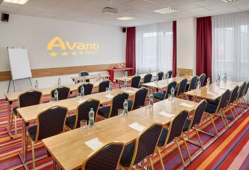 فندق Avanti