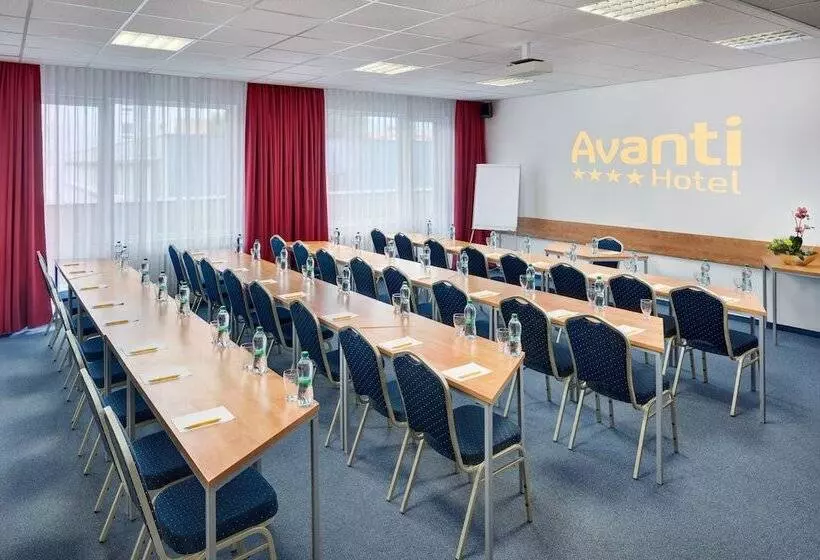 فندق Avanti