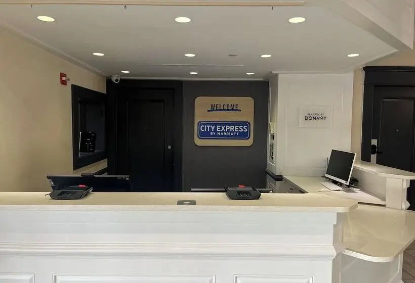 ホテル City Express by Marriott New Orleans I-10