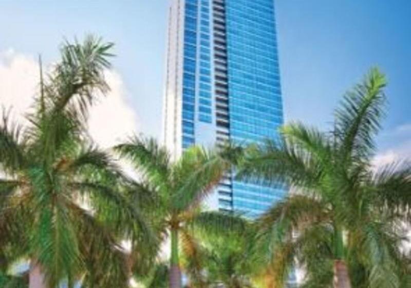 Four Seasons Hotel Miami