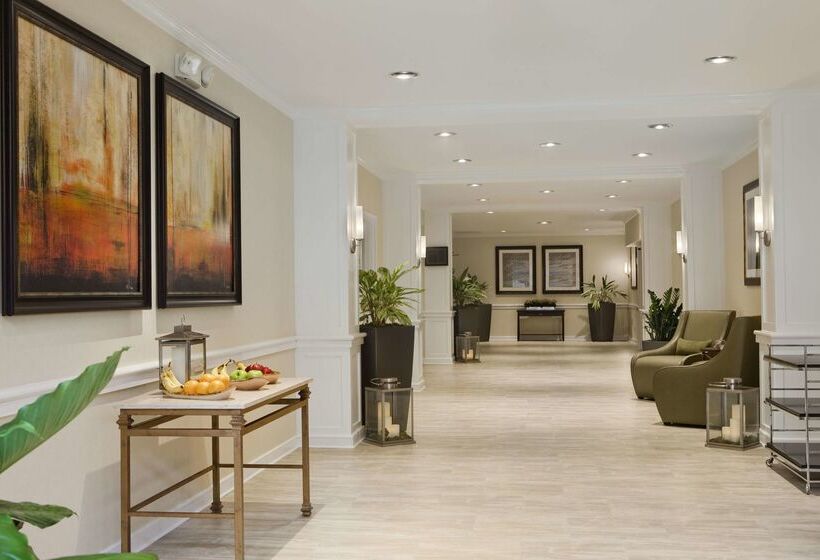 هتل Hilton Garden Inn Bostonburlington