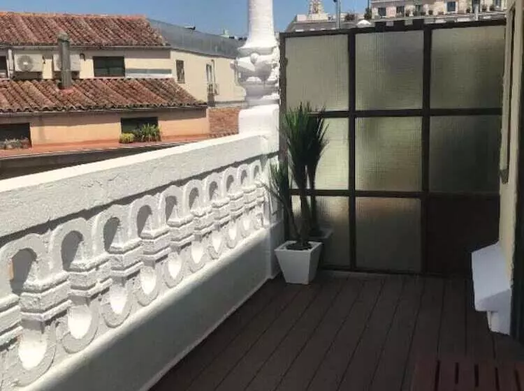 هتل Madrisol