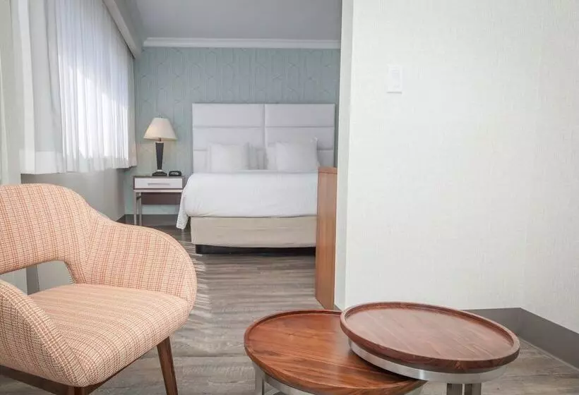 هتل Pasadena Rose & Crown