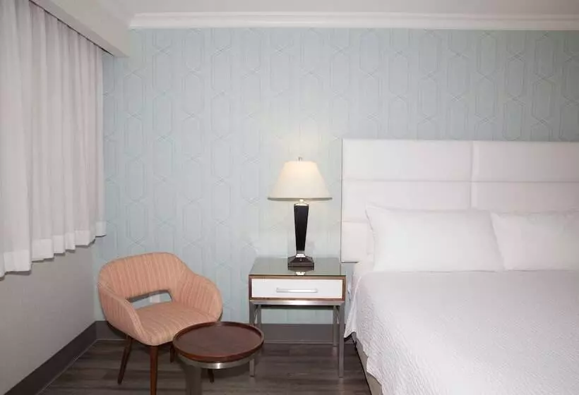 هتل Pasadena Rose & Crown