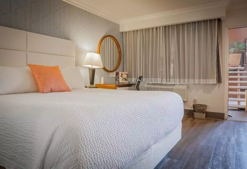 هتل Pasadena Rose & Crown