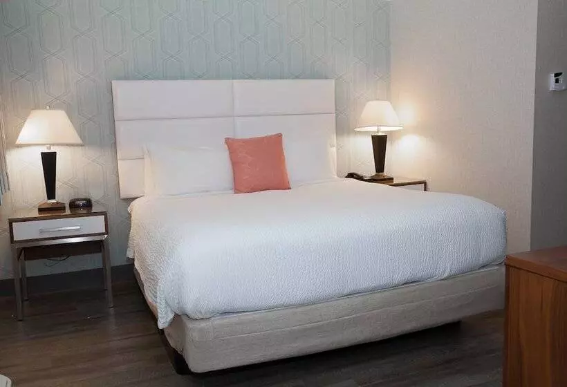 هتل Pasadena Rose & Crown