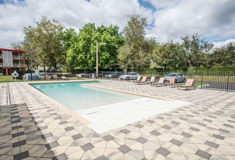 فندق Quality Inn