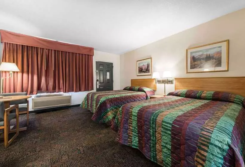 酒店 Rodeway Inn & Suites