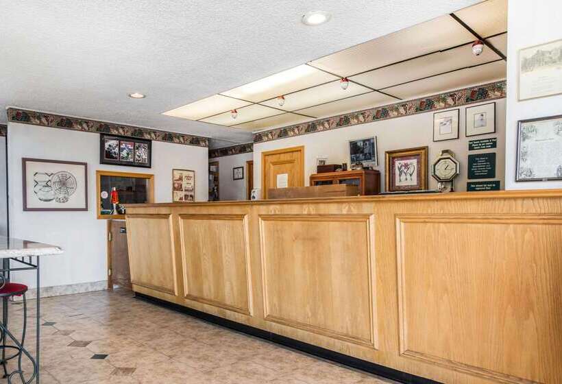 هتل Rodeway Inn & Suites