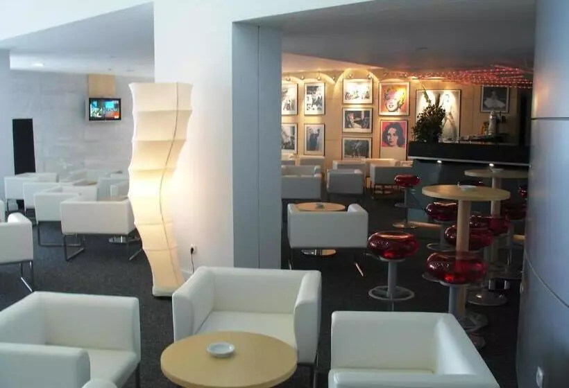 ホテル Vip Executive Azores